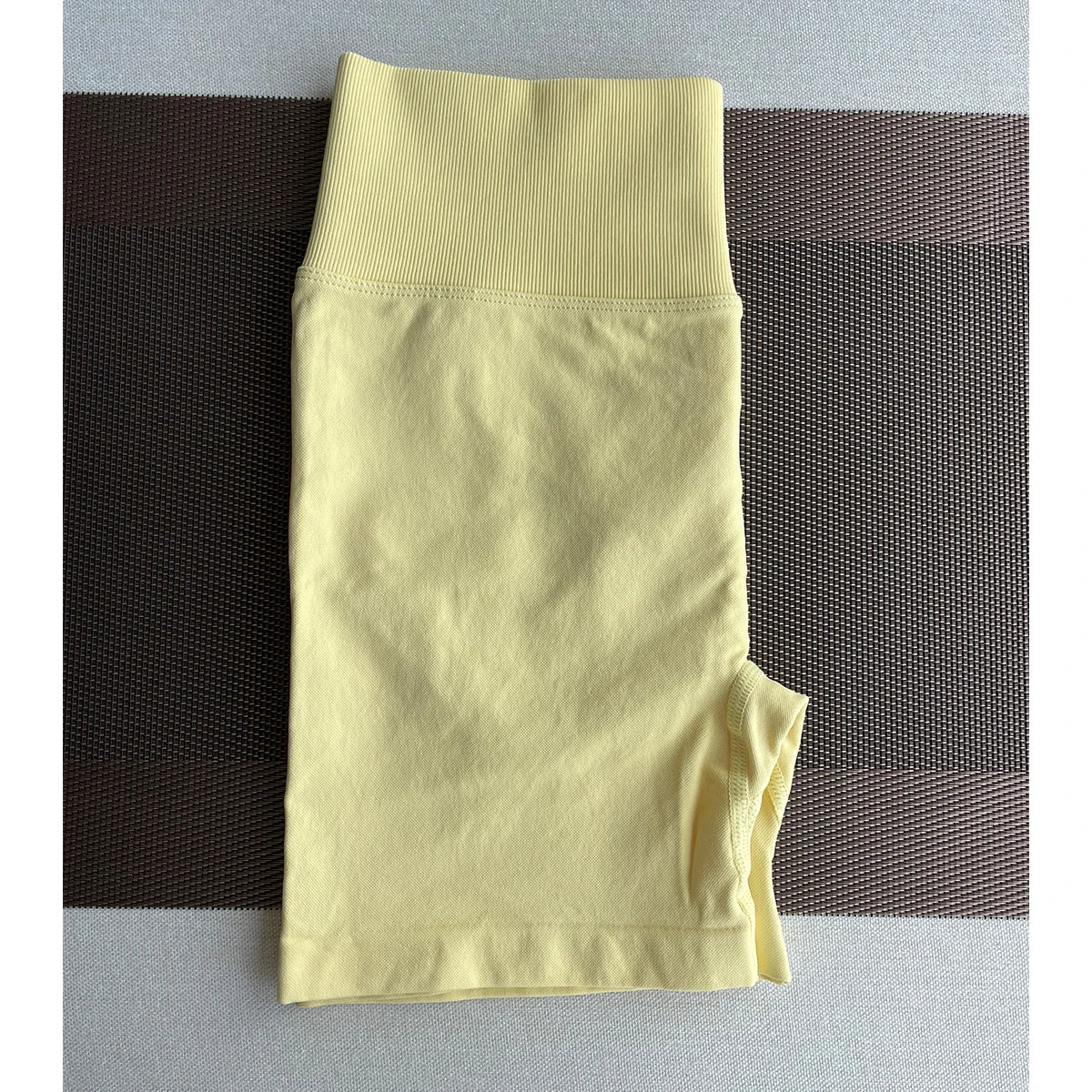 Pantalones cortos Pro Solid Seamless Half Pants Women Soft Fitness Outfits Yoga Pants Gym Running Bike Wear